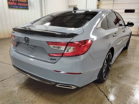 Used 2021 Honda Accord Touring image 3