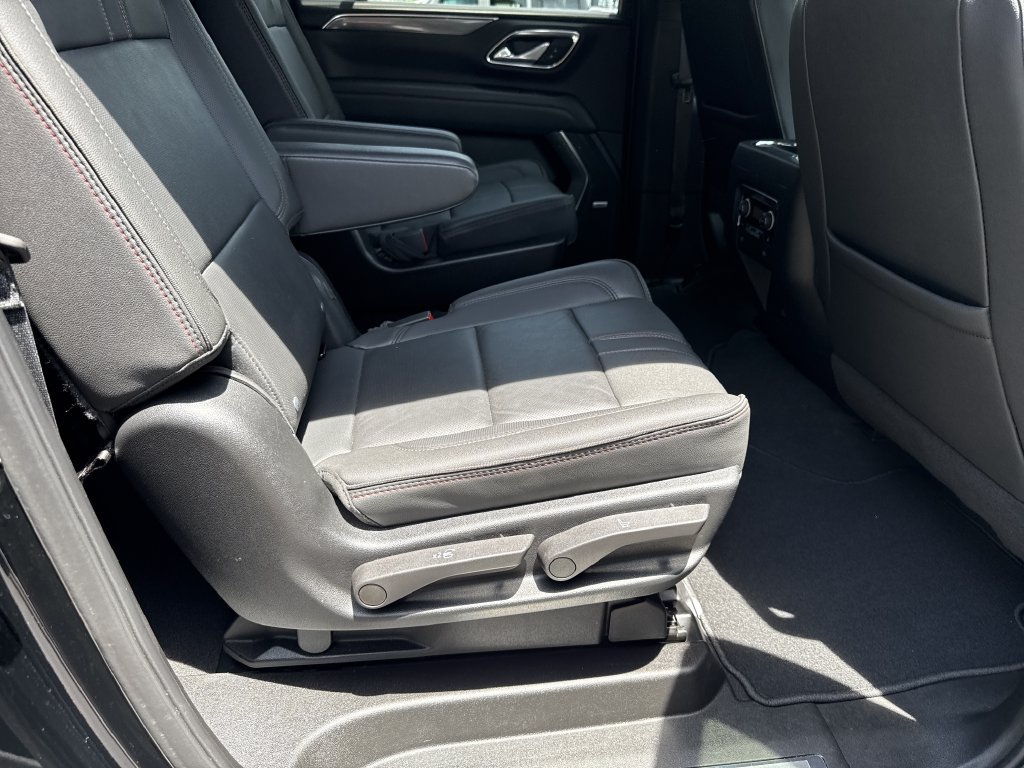 Used 2024 Chevrolet Suburban RST w/ Luxury Package AWD/4WD image 15