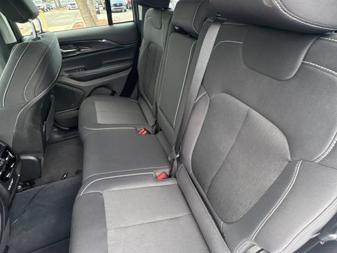 Used 2023 Jeep Grand Cherokee Laredo RWD image 33