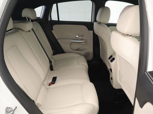 Certified 2022 Mercedes-Benz GLA 250 image 22