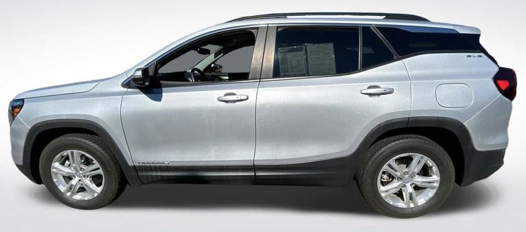 Certified 2022 GMC Terrain SLE w/ Driver Convenience Package AWD/4WD image 33