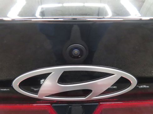 Used 2024 Hyundai Elantra SEL FWD image 35