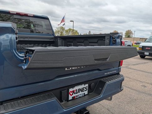 New 2026 GMC Sierra 3500 Denali w/ Denali Reserve Package AWD/4WD image 30