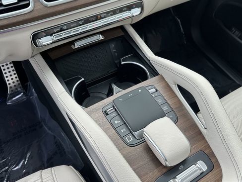 New 2026 Mercedes-Benz GLS 450 4MATIC image 33