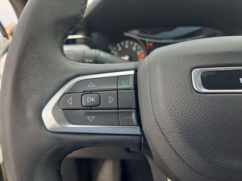 Used 2023 Jeep Compass Latitude image 23