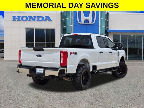 Used 2024 Ford F250 XLT w/ FX4 Off-Road Package AWD/4WD image 3
