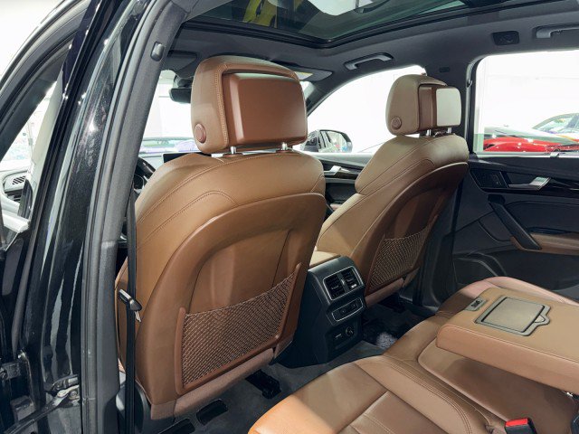 Used 2019 Audi Q5 2.0T Premium Plus w/ Premium Plus Package AWD/4WD image 6