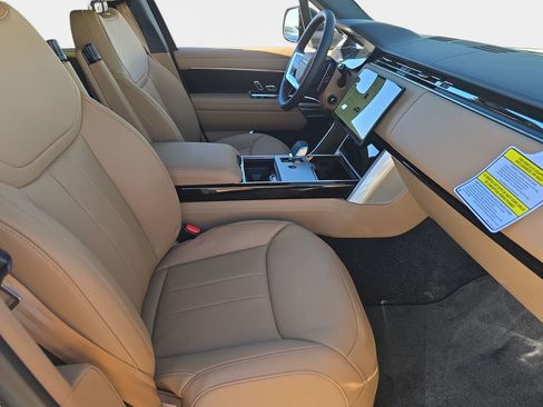 New 2026 Land Rover Range Rover SE image 10
