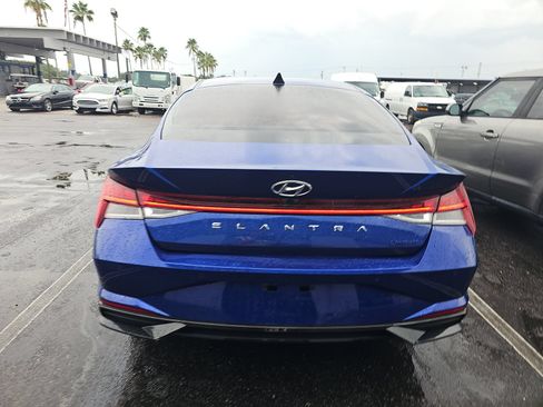 Used 2021 Hyundai Elantra Limited w/ Cargo Package FWD image 7
