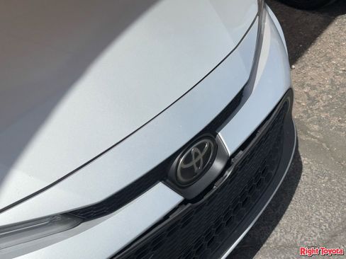 Used 2022 Toyota Corolla LE image 7