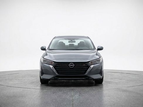 Used 2025 Nissan Sentra SV image 2