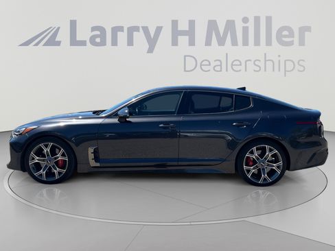 Used 2021 Kia Stinger GT2 RWD image 2