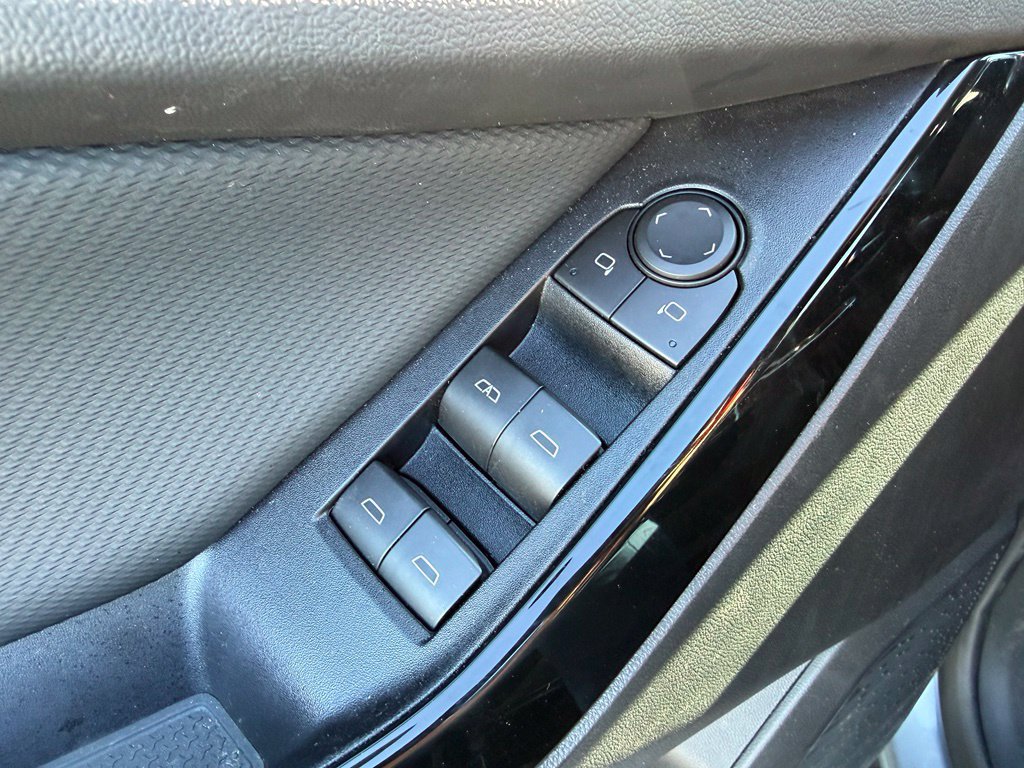 Used 2026 Chevrolet Equinox LT AWD/4WD image 12