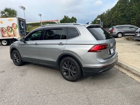 Used 2022 Volkswagen Tiguan SE FWD image 41