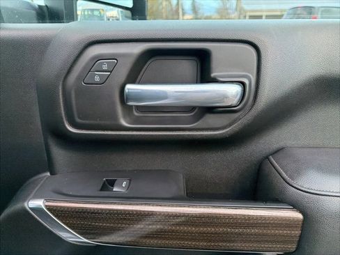 Used 2022 Chevrolet Silverado 2500 LT w/ Convenience Package image 19