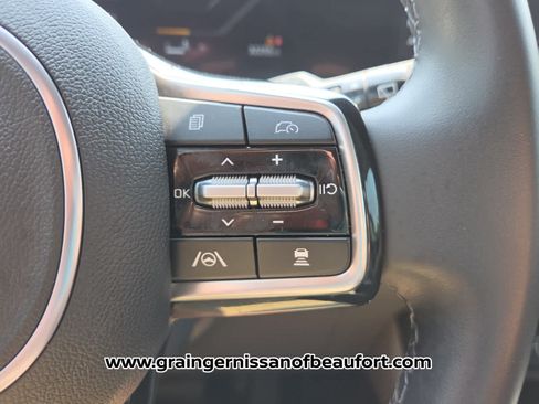 Used 2025 Kia Carnival SX FWD image 13