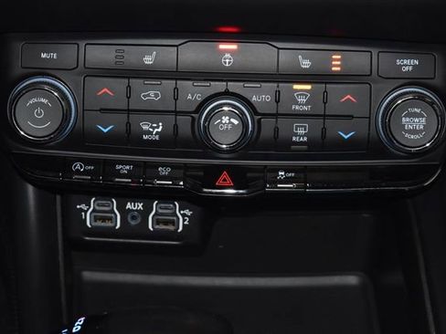 Certified 2024 Dodge Durango SXT image 17