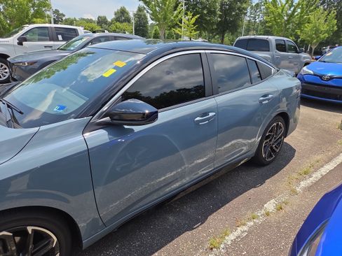 Used 2026 Nissan Sentra SR w/ Floor Mat Package FWD image 6