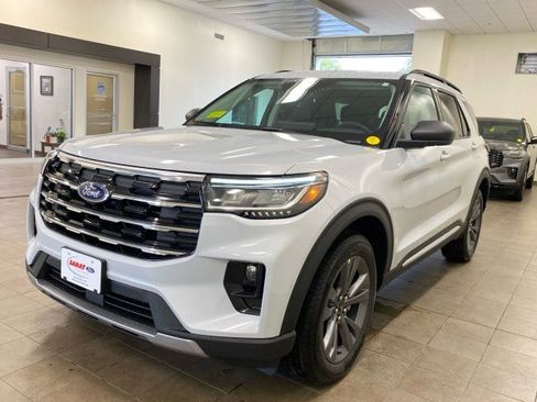 New 2025 Ford Explorer Active w/ Active Comfort Package image 4