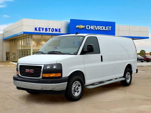 Used 2024 GMC Savana 2500 w/ Driver Convenience Package RWD image 3