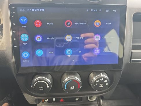 Used 2013 Jeep Compass Latitude w/ Sun/Sound Group image 25