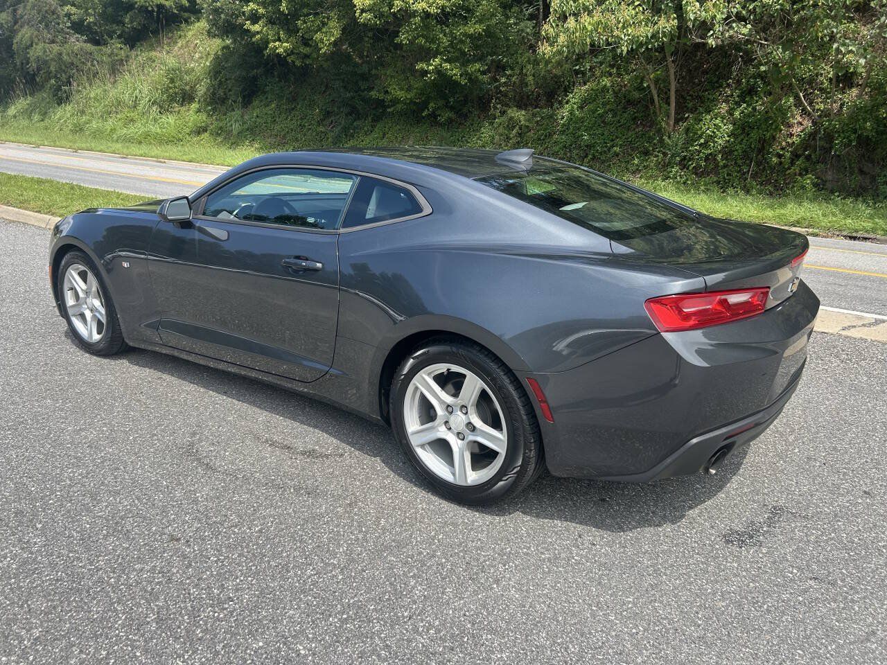 Used 2017 Chevrolet Camaro LT RWD image 4