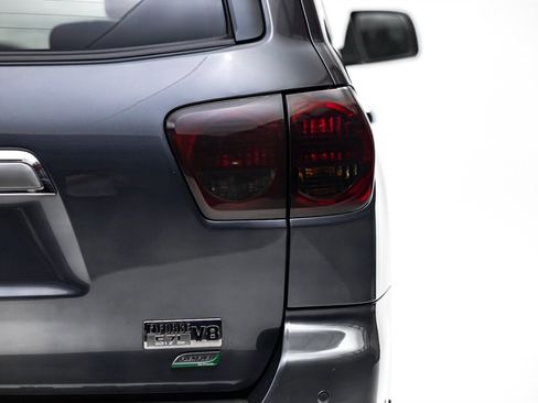 Used 2016 Toyota Sequoia Platinum image 20