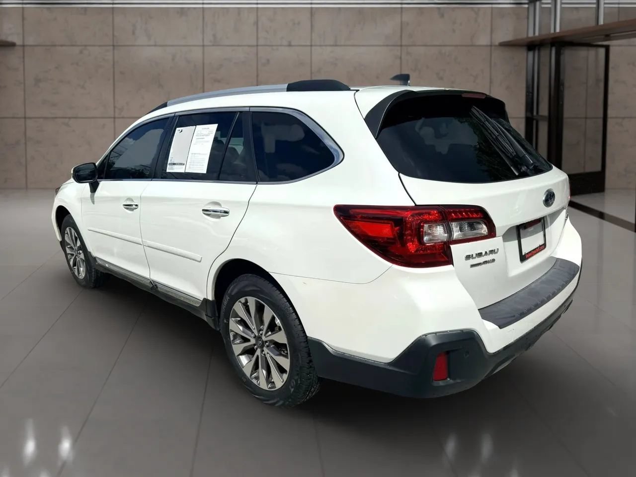 Used 2019 Subaru Outback 2.5i Touring AWD/4WD image 5