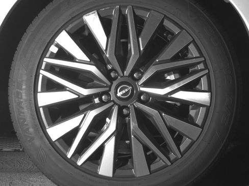 Used 2025 Nissan Altima 2.5 SV FWD image 13