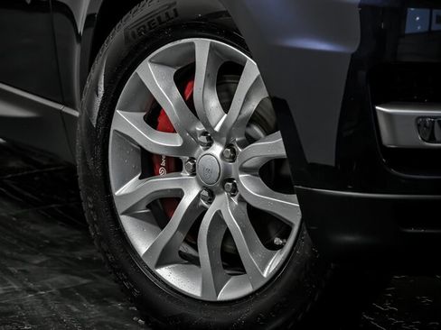 Used 2017 Land Rover Range Rover Sport image 3