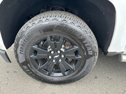 Used 2019 Chevrolet Colorado Z71 AWD/4WD image 9