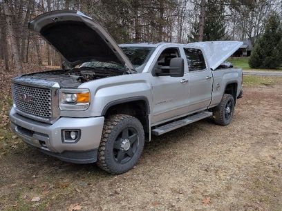 Used 2015 GMC Sierra 2500 Denali w/ Duramax Plus Package