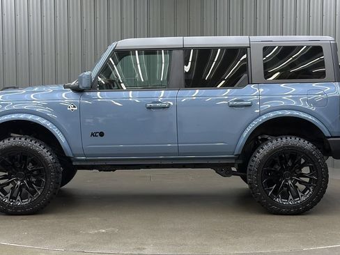 Used 2024 Ford Bronco Outer Banks AWD/4WD image 2