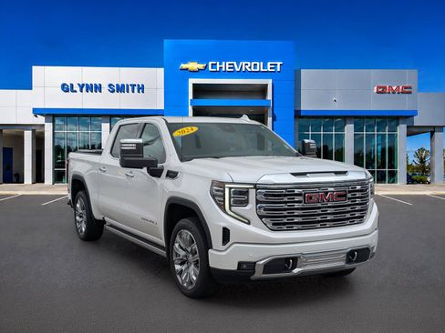 Used 2024 GMC Sierra 1500 Denali w/ Denali Reserve Package AWD/4WD image 3