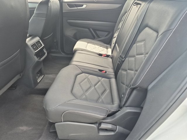 Used 2025 Volkswagen Atlas Cross Sport SE FWD image 27