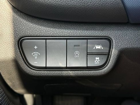 Used 2023 Kia Seltos S w/ Navigation Package AWD/4WD image 19