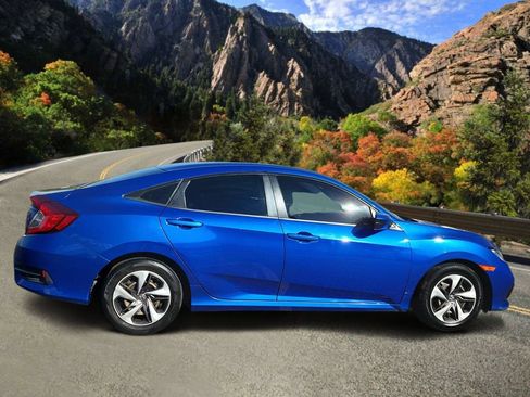 Used 2020 Honda Civic LX image 2