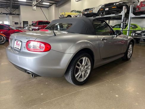 Used 2011 MAZDA MX-5 Miata Sport image 41