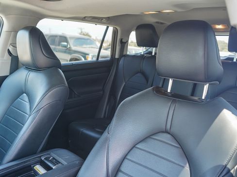 Certified 2021 Toyota Highlander XLE AWD/4WD image 26