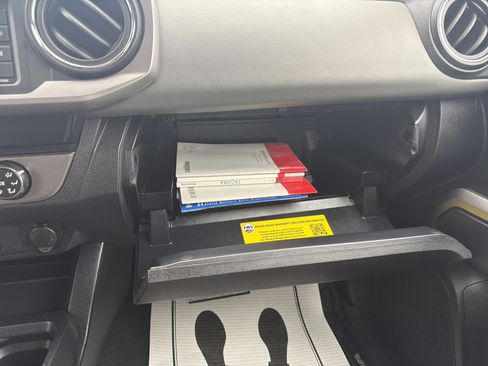 Used 2019 Toyota Tacoma SR5 image 29