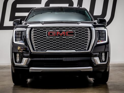 Used 2023 GMC Yukon XL Denali AWD/4WD image 4
