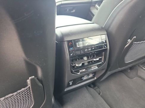 Used 2023 Jeep Grand Cherokee L Limited w/ Luxury Tech Group II RWD image 14