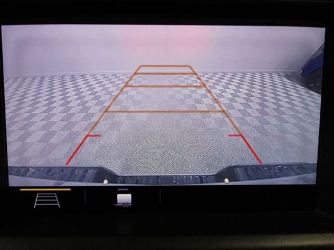 Used 2020 GMC Canyon SLT w/ Driver Alert Package image 4