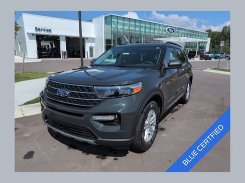 Certified 2024 Ford Explorer XLT w/ Equipment Group 202A AWD/4WD image 1