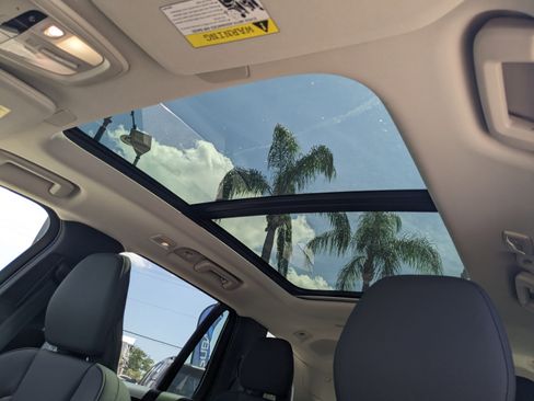 New 2025 Volvo XC90 T8 Plus w/ Protection Package Premier image 22