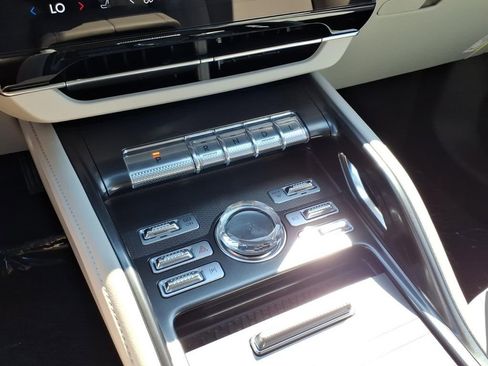 New 2026 Lincoln Nautilus Premier AWD/4WD image 24