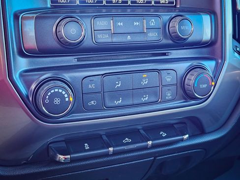 Used 2017 Chevrolet Silverado 1500 LT w/ LT Convenience Package image 25