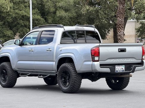 Used 2021 Toyota Tacoma SR RWD image 5