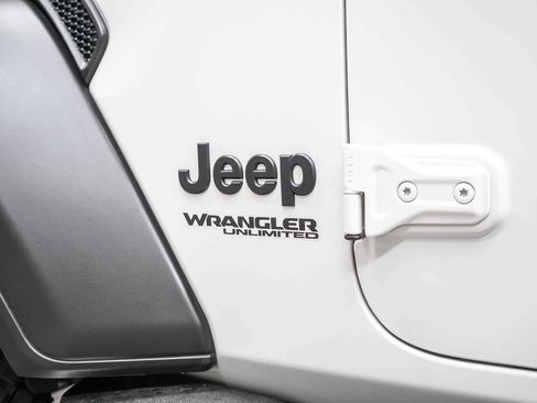Used 2021 Jeep Wrangler Unlimited Sport image 15