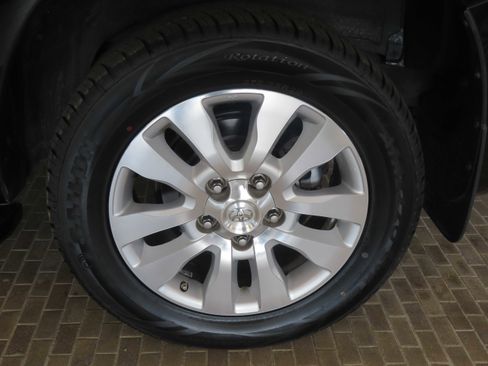 Used 2017 Toyota Sequoia Platinum AWD/4WD image 8